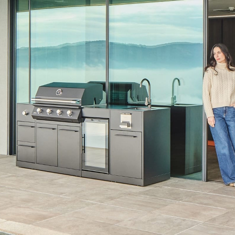 Brabura Lite Series 400 Compact Kitchen - Hog the Oven