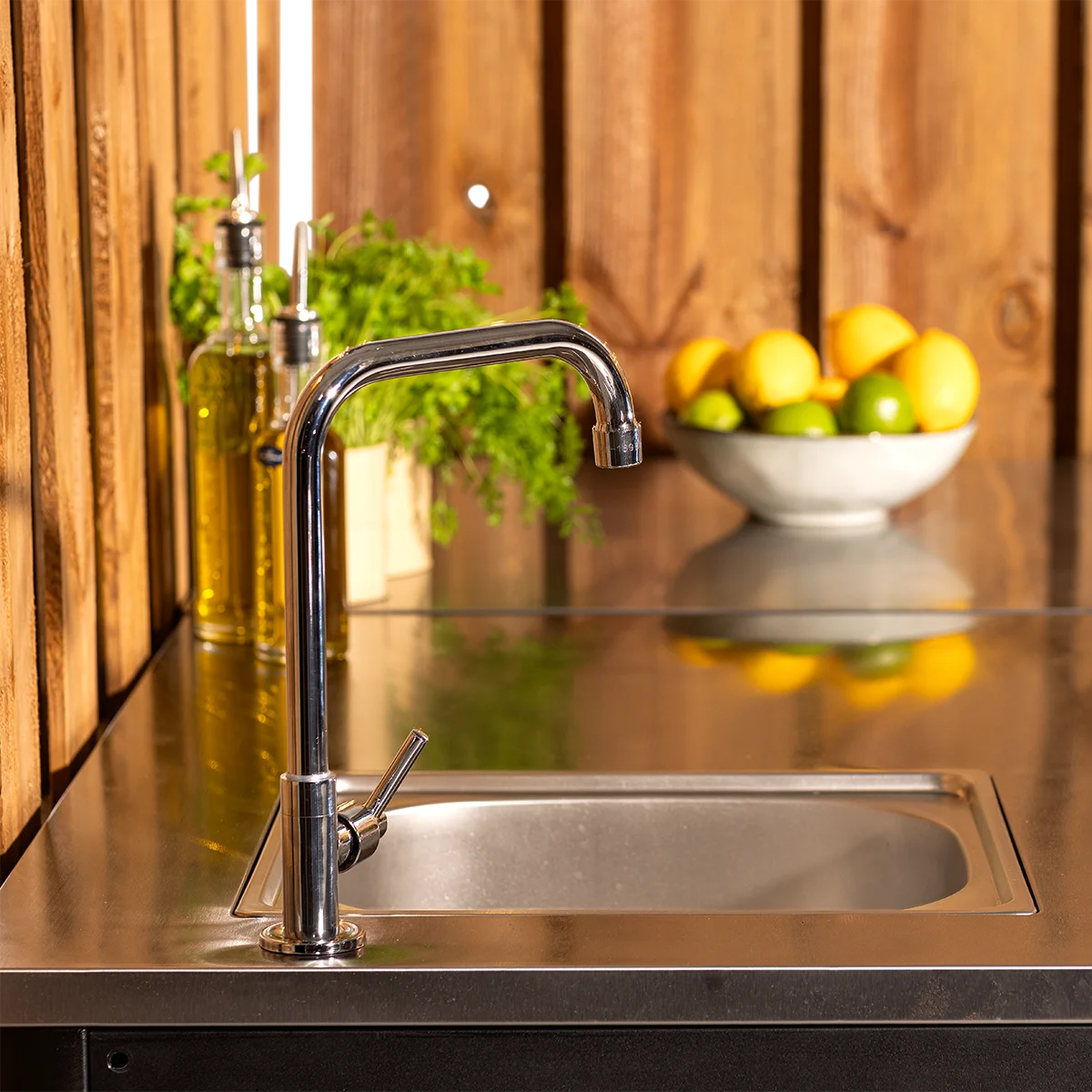 Cozze Outdoor Kitchen 90 with Sink - Hog the Oven