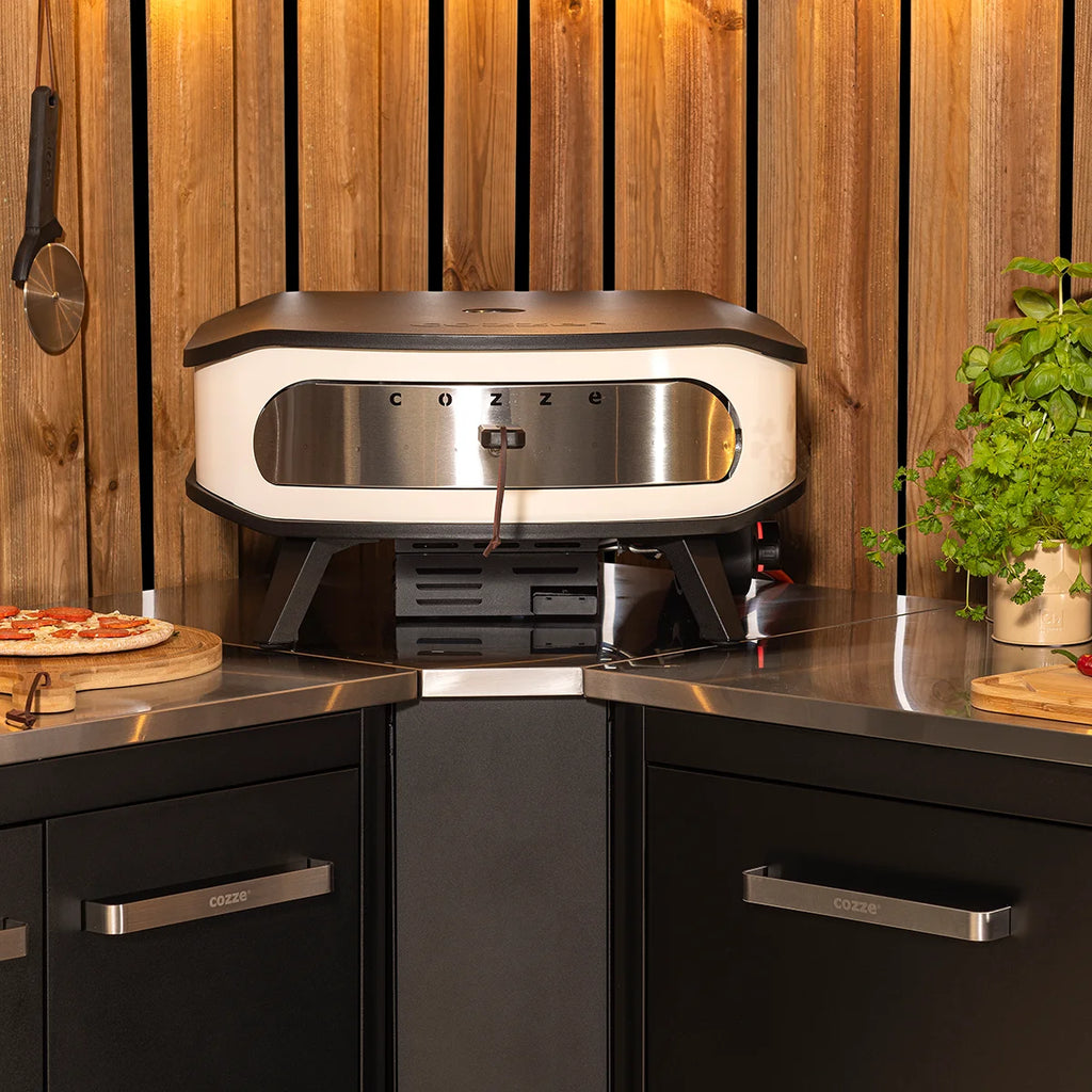 Cozze Corner Table - Hog the Oven