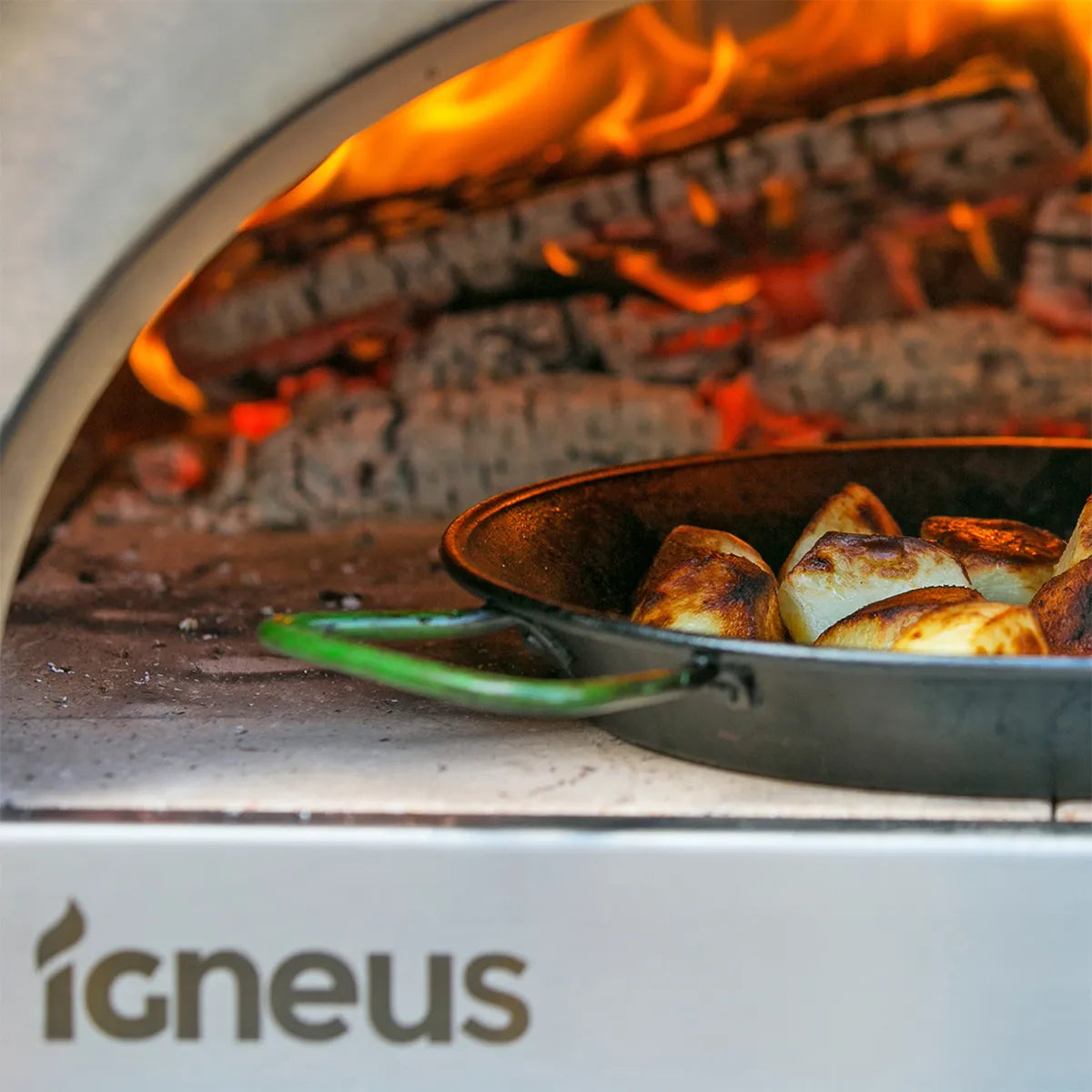 Igneus Bambino Wood Fired Pizza Oven - Hog the Oven