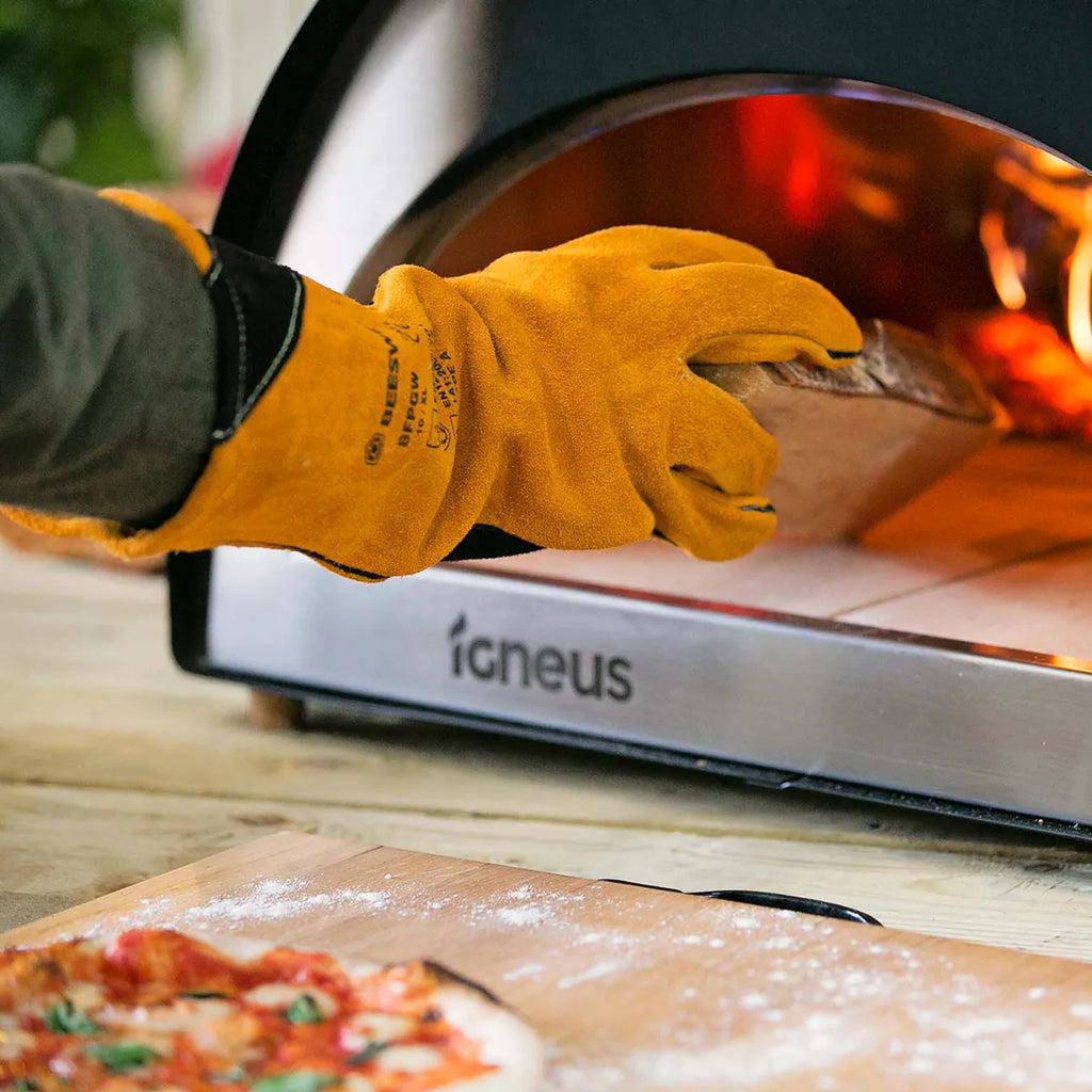 Heat Resistant Gloves - Hog the Oven