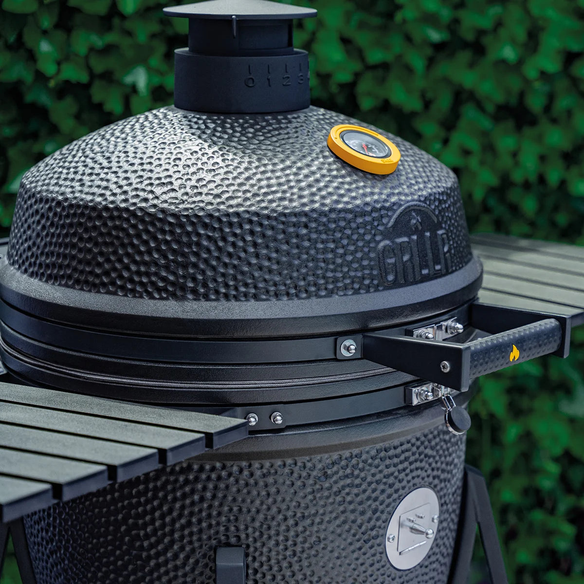 GRLLR Ember Classic 22 Inch Kamado with Trolley - Hog the Oven