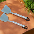 Premium set of 2 plancha spatulas - Hog the Oven