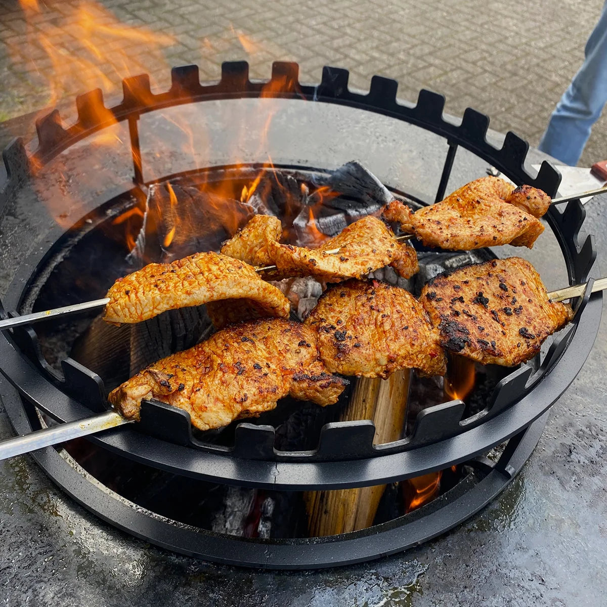 BonFeu Skewer Ring and Skewer Set - Hog the Oven